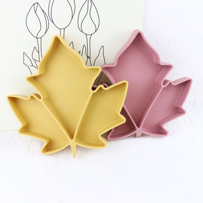 Tấm silicon dành cho trẻ mới biết đi cấp thực phẩm, Tấm chia hình dạng hút hình dạng Maple Không thể phá vỡ