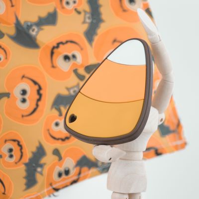 Miếng dán silicon Halloween đầy màu sắc với mũ phù thủy Hình dạng kẹo ngô