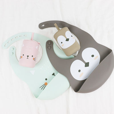 Ứng dụng mềm và thoải mái vật liệu silicone cho bé ăn Bib với thiết kế phim hoạt hình dễ thương