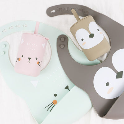 Ứng dụng mềm và thoải mái vật liệu silicone cho bé ăn Bib với thiết kế phim hoạt hình dễ thương