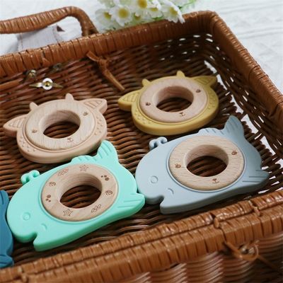 BPA miễn phí silicone Baby Teether với gỗ nhẫn răng cứu trợ cho trẻ sơ sinh bền