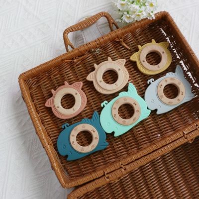 BPA miễn phí silicone Baby Teether với gỗ nhẫn răng cứu trợ cho trẻ sơ sinh bền