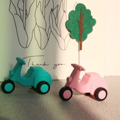 tùy chỉnh và bán buôn Đồ chơi xe silicone an toàn dành cho trẻ sơ sinh xe cứu thương xe máy xe máy đồ chơi xe hơi chảy nước