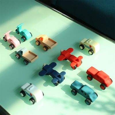 tùy chỉnh và bán buôn Đồ chơi xe silicone an toàn dành cho trẻ sơ sinh xe cứu thương xe máy xe máy đồ chơi xe hơi chảy nước