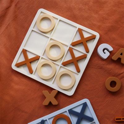 MOQ 50 bộ Silicone XO Tic Tac Toe Puzzle Logo tùy chỉnh Màu sắc BPA miễn phí Chứng chỉ CE đồ chơi silicone