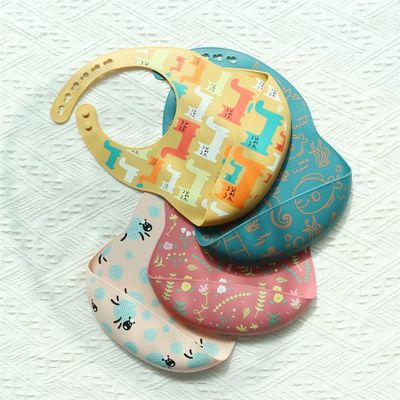 Bảo vệ quần áo em bé của bạn silicone baby bib chống vết bẩn động vật in hình mẫu silicone bib