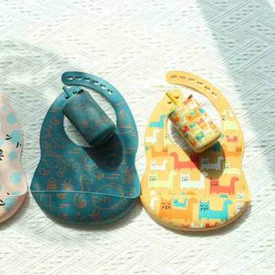 OEM Dễ dàng làm sạch silicone Baby Bib Cho 0-4 năm tuổi cho bé ăn ẩm in silicone Bib Cup