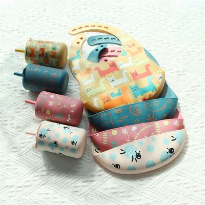 in tùy chỉnh uống silicone Sippy Cup với rơm