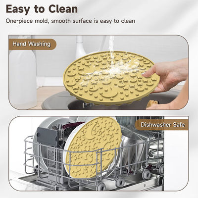 Ưu tiên thiết kế mê cung mới bên ngoài Đồ chơi thú vị chó Licking Puzzle Bowl Silicone BPA miễn phí thú cưng Slow Feeder Dog Bowl Plate