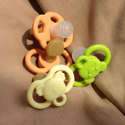 bán buôn màu sắc khác nhau có sẵn trong kho giao hàng nhanh chóng miễn phí BPA trẻ em răng nhẹ nhàng trẻ em mềm silicone ngực