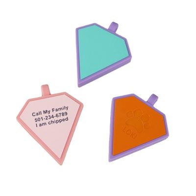 Bán lẻ MOQ thấp Giá rẻ khác nhau hình dạng nhiều màu sắc cho tùy chọn silicone trống thẻ chó tên thẻ ID